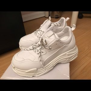 NEW!! Women’s Chunky White Sneakers